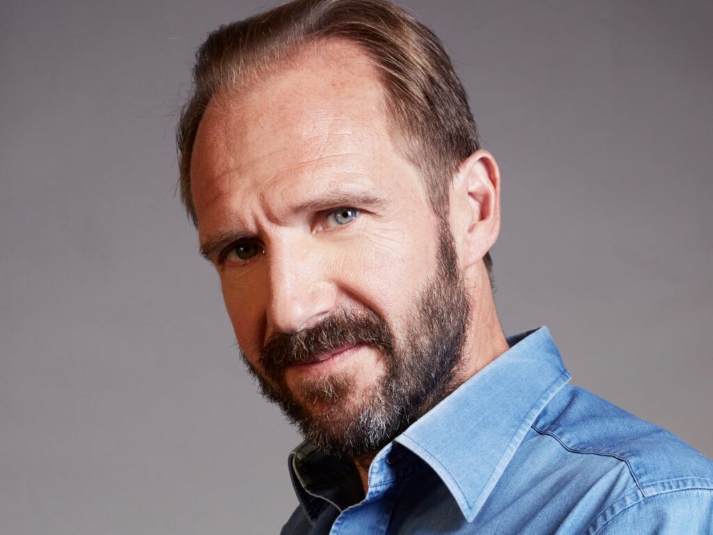 Ralph Fiennes as Orlando, Duke of Oxford / Arthur