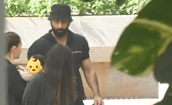 Ranbir Kapoor With His Daughter