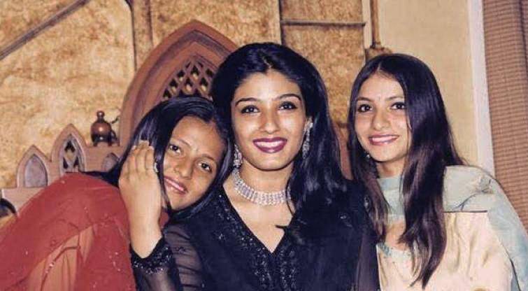 Raveena Tandon With Her Daughters