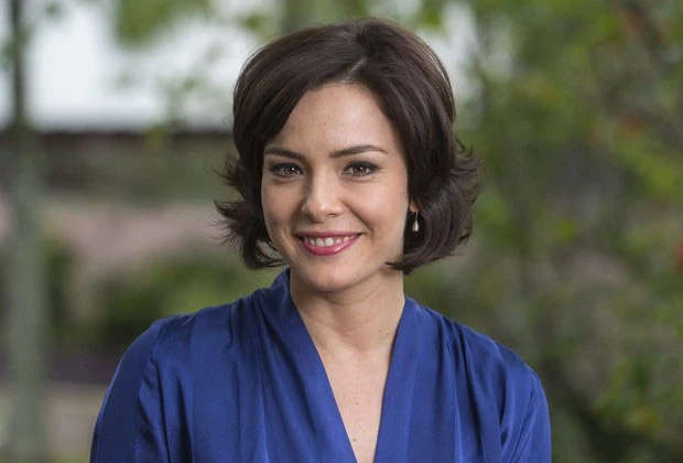 Vai na Fé: Review, Story, Cast, Episodes, Release Date, Budget & More Regiane Alves as Clara Albuquerque Bastos