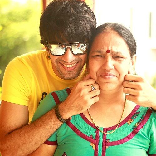 Neel Motwani With His Mother