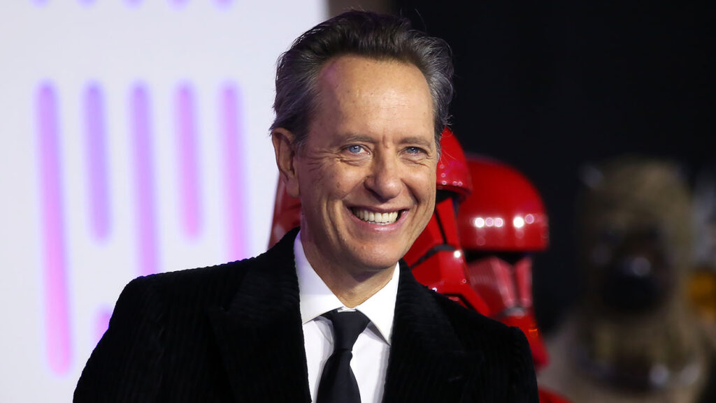 Richard E. Grant as Hugo Battersby / Loco Chanelle