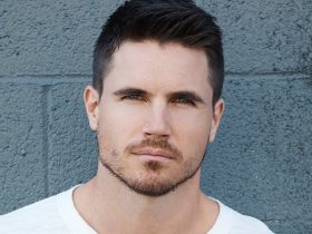 Robbie Amell Biography Height Weight Age Movies Wife Family Salary Net Worth Facts More