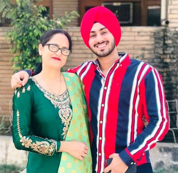 Rohanpreet Singh With His Mother