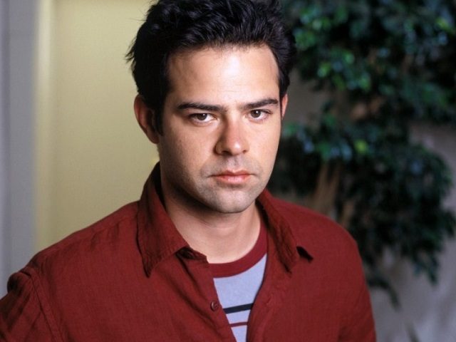  Rory Cochrane as Dan Lecr