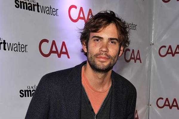 Rossif Sutherland Biography, Height, Weight, Age, Movies, Wife, Family, Salary, Net Worth, Facts & More