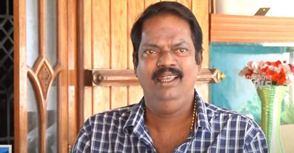 Salim Kumar as Moosakka, Sulaiman's mentor