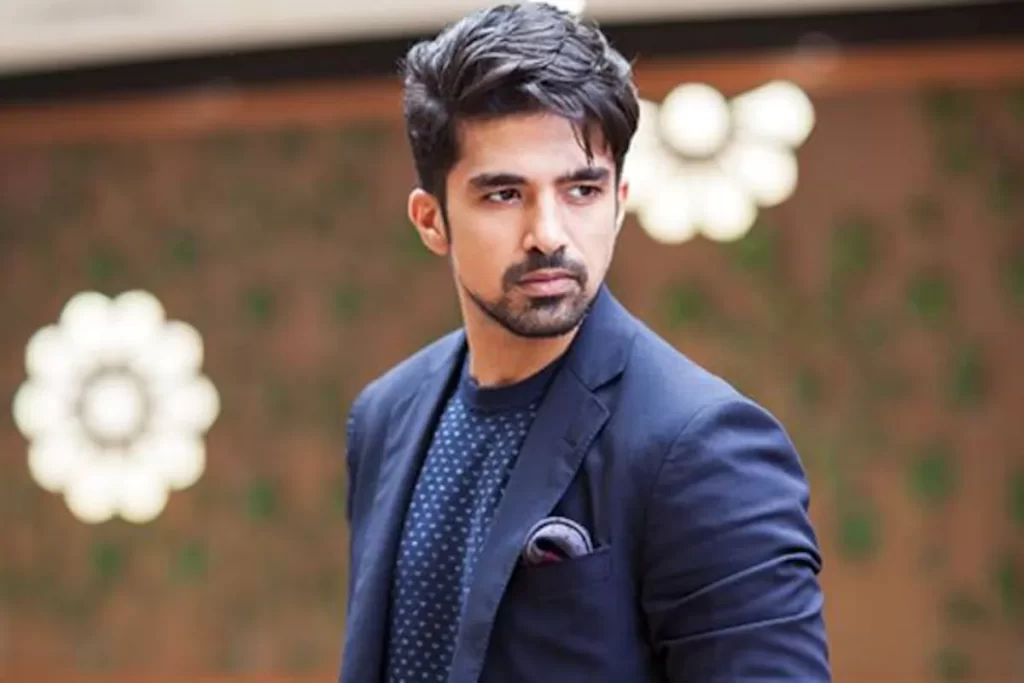 Saqib Saleem as Mohinder Amarnath