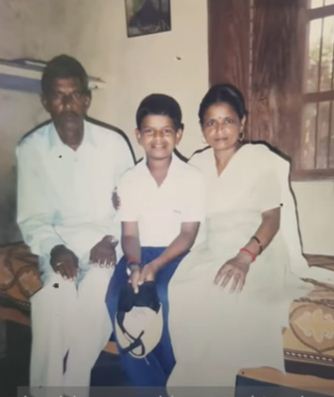 Saurabh Kumar With His Father And Mother