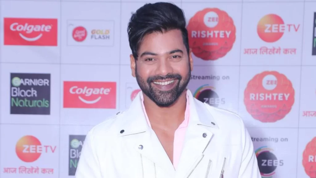 Shabir Ahluwalia as Jaiveer Maalik Fixerr