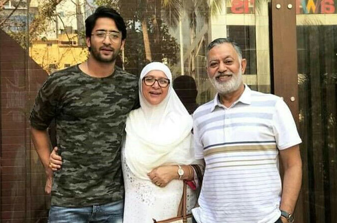 Shaheer Sheikh With His Father And Mother