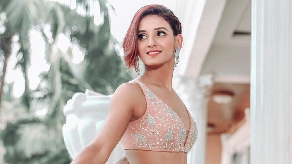 Shakti Mohan Biography, Height, Age, TV Serials, Husband, Family, Salary, Net Worth, Awards, Photos, Facts & More