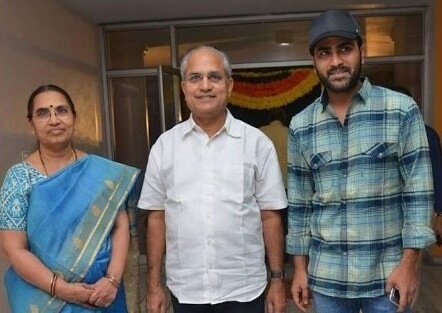 Sharwanand With His Father And Mother