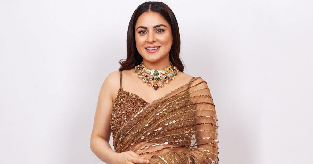 Shraddha Arya Biography, Height, Age, TV Serials, Husband, Family, Salary, Net Worth, Awards, Photos, Facts & More