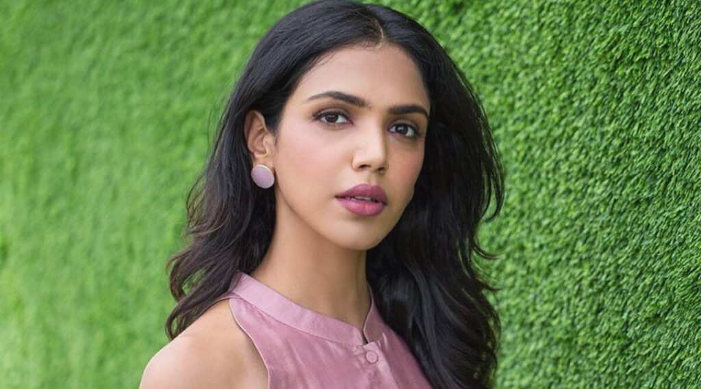 Shriya Pilgaonkar as Divya Shirodkar/Mariam