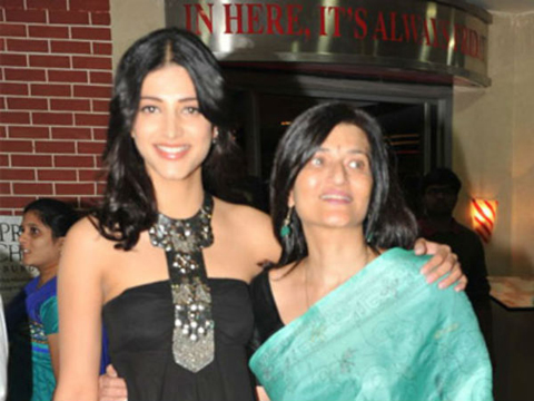 Shruti Hassan With Her Mother