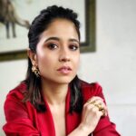 Shweta Tripathi Biography Height Age TV Serials Husband Family Salary Net Worth Awards Photos Facts More