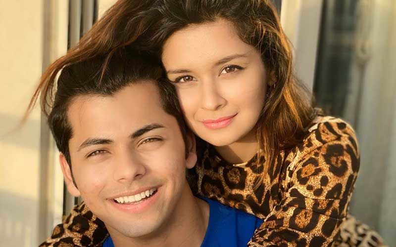 Siddharth Nigam With Avneet Kaur