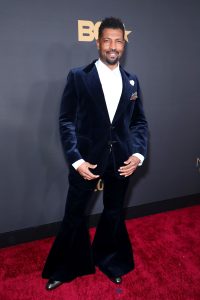 Deon Cole Biography, Height, Weight, Age, Movies, Wife, Family, Salary