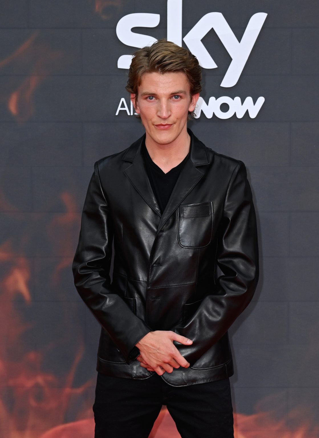 Ewan Mitchell Actor Biography, Height, Weight, Age, Movies, Wife ...