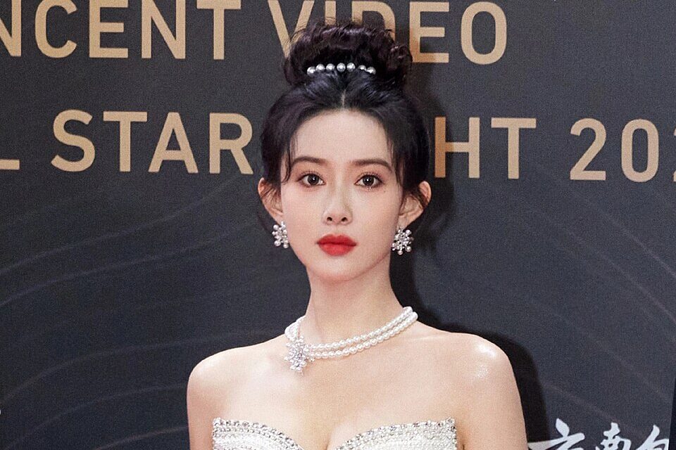 Meng Ziyi Biography, Height, Weight, Age, Movies, Husband, Family, Salary, Net Worth, Facts & More