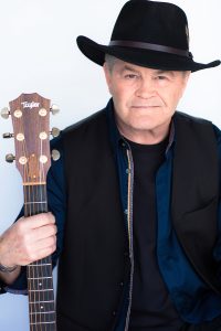 Micky Dolenz Biography, Height, Weight, Age, Movies, Wife, Family