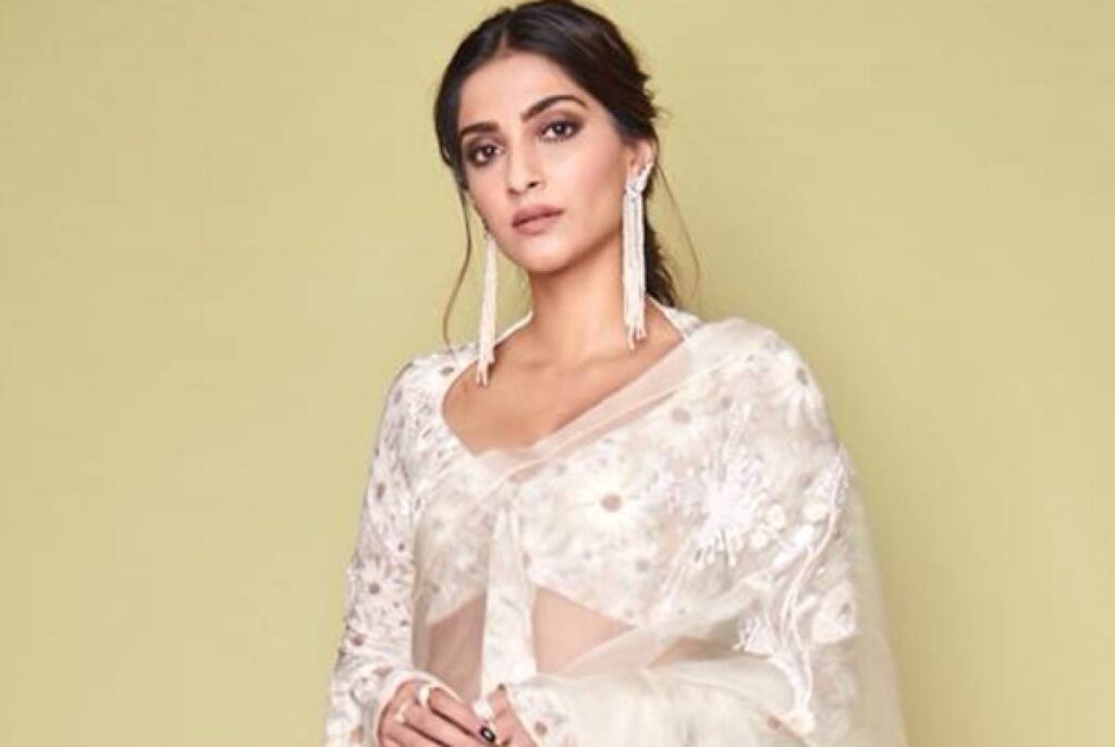 Sonam Kapoor as Rajkumari Maithili Devi Singh Raghuvanshi