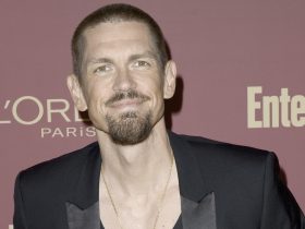 Steve Howey Biography Height Weight Age Movies Wife Family Salary Net Worth Facts More