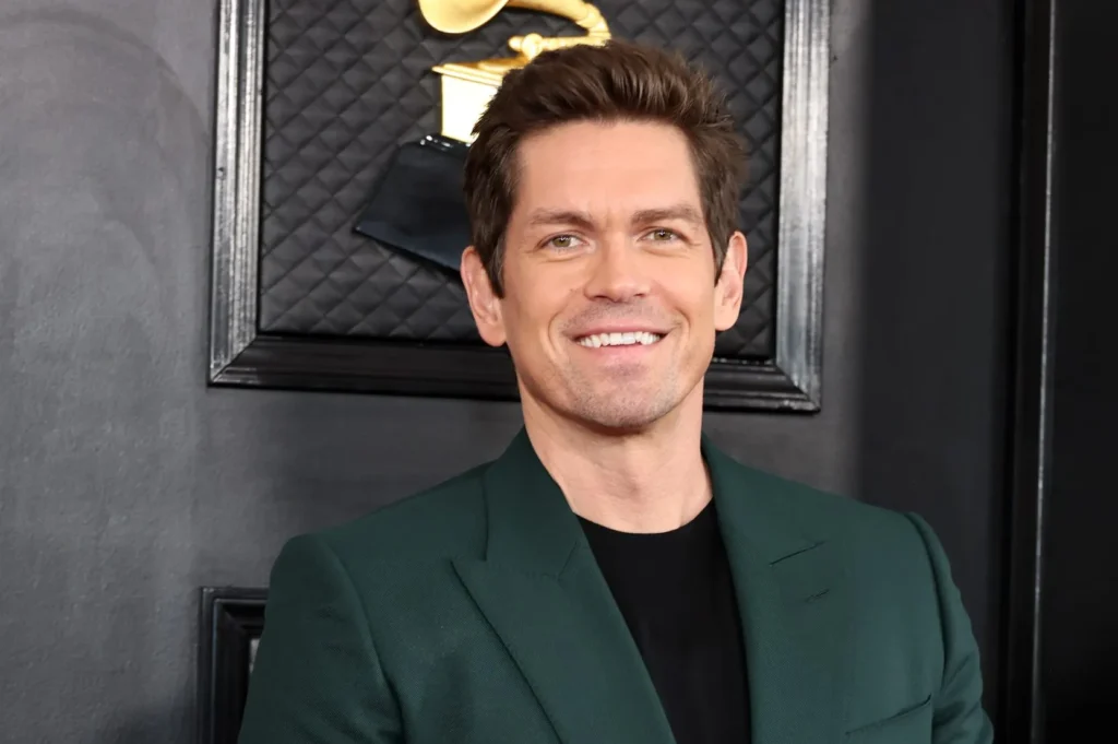 Shameless: Review, Story, Cast, Episodes, Release Date, Budget & More Steve Howey as Kevin "Kev" Ball