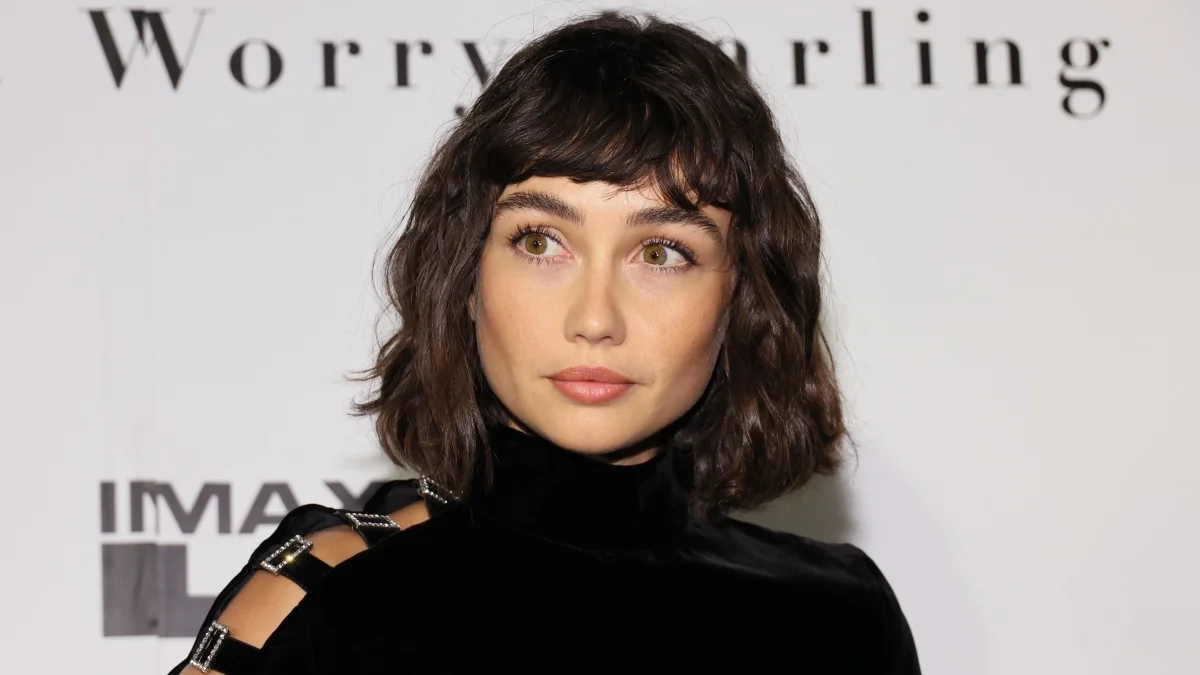 Sydney Chandler Biography Height Weight Age Movies Husband Family Salary Net Worth Facts More