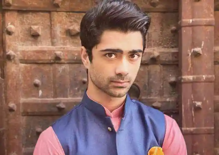 Taaruk Raina as Anmol Malhotra