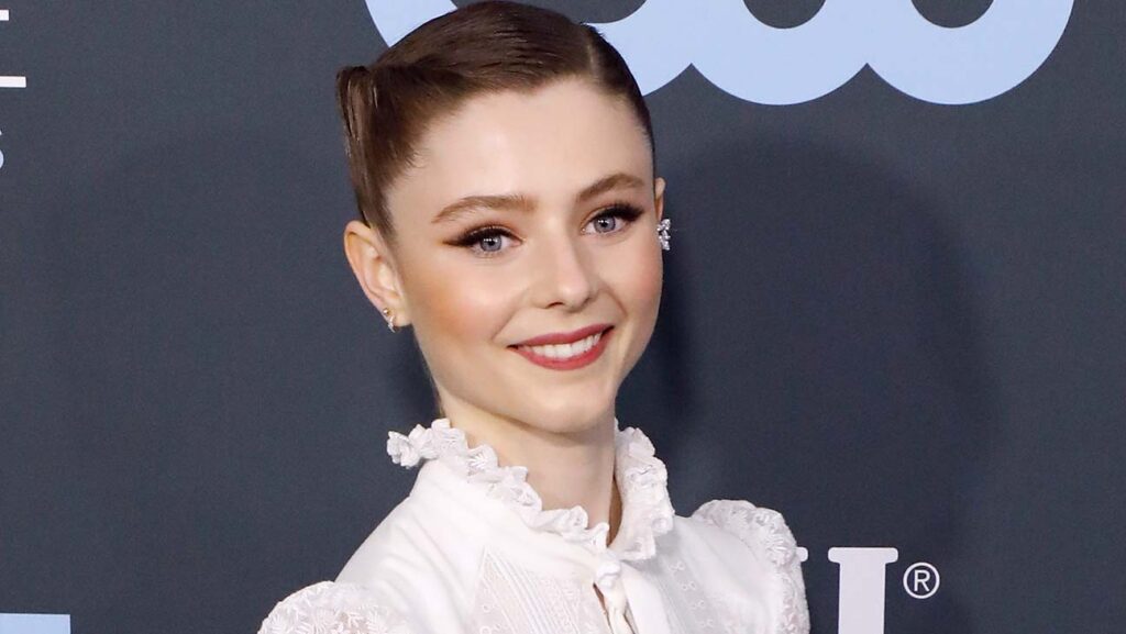 Thomasin McKenzie as Lola