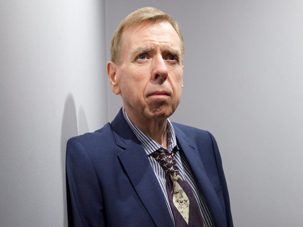  Timothy Spall as Equerry Major Alistair Gregory