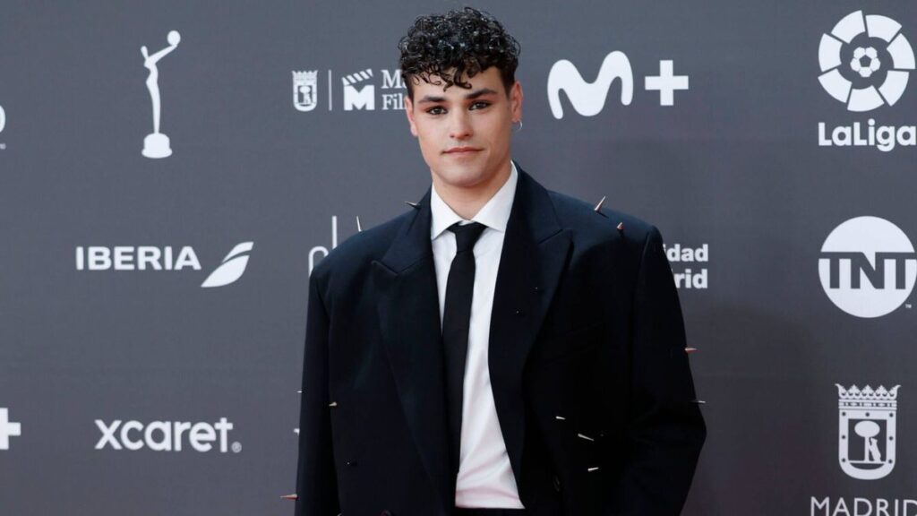 Tomy Aguilera as Juan Carlos "Charly" Escudero