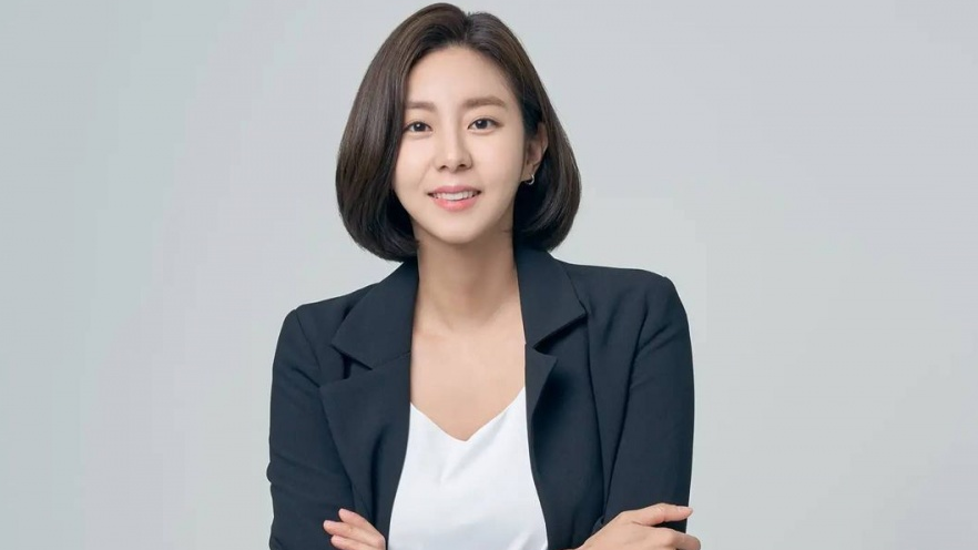 Uee as Yoo He-yi