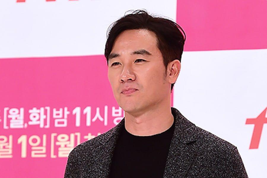Uhm Tae-woong as Kim Yushin