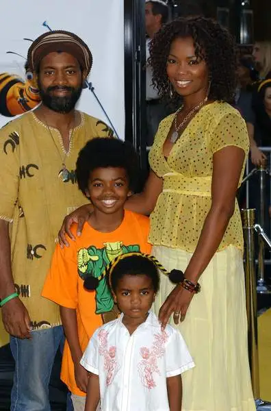 Vanessa Estelle Williams With Her Children