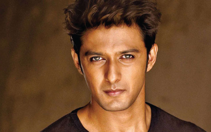 Vatsal Sheth as Victor Ferns