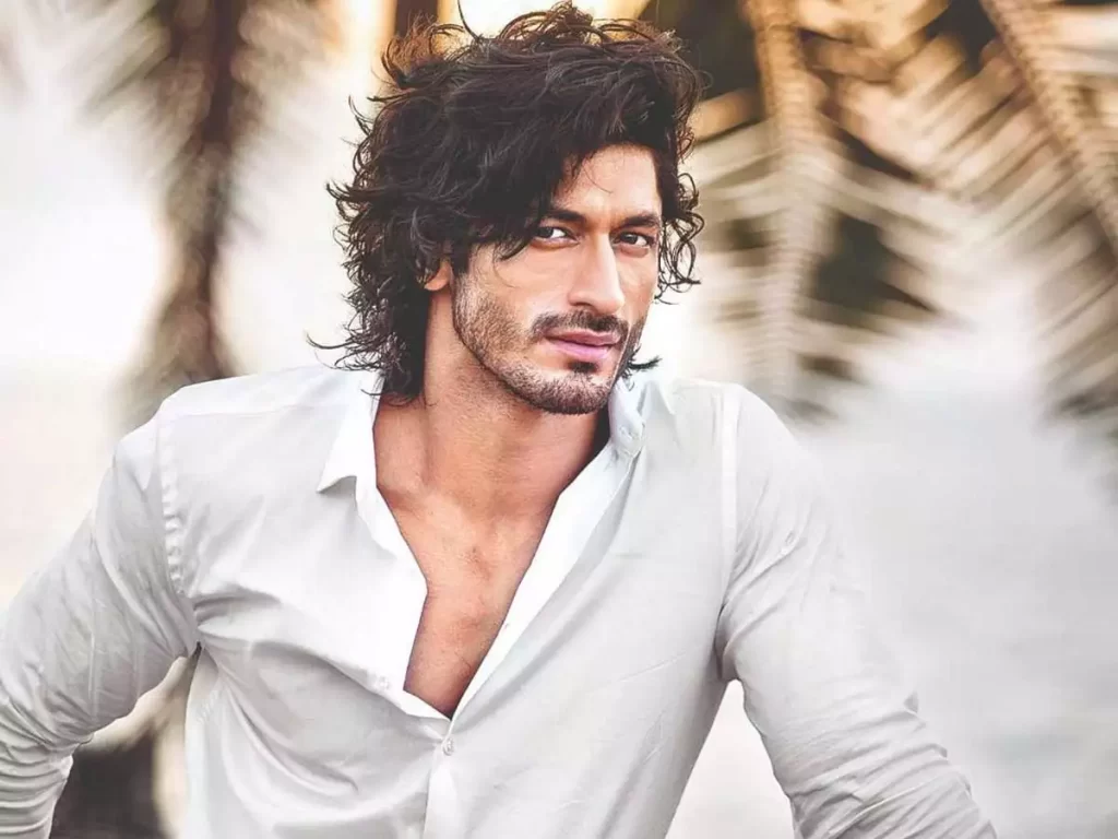 Vidyut Jammwal as Vivaan Ahuja