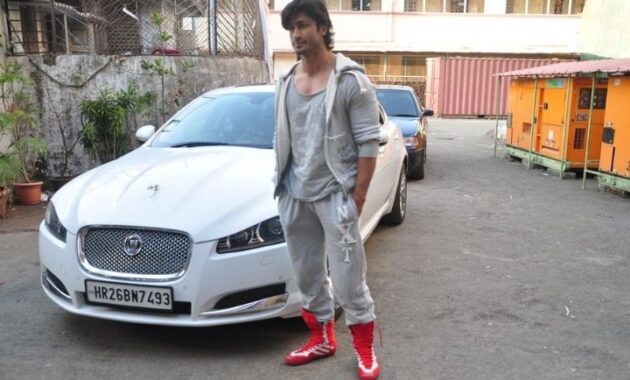 Vidyut Jamwal With His Car