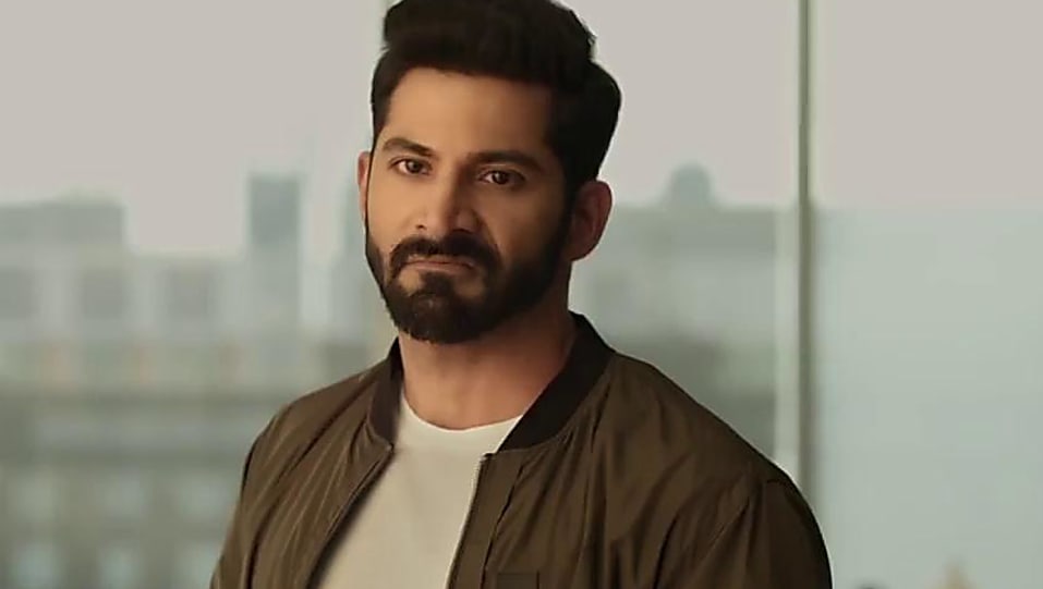 Vivan Bhatena as Senior Inspector Vivan Singh