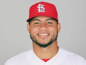 Willson Contreras Biography Height Weight Age Stats Wife Salary Net Worth More