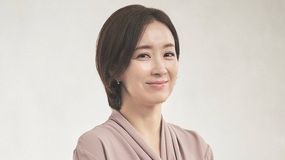 Yoon Yoo-sun as Cha Min-sook