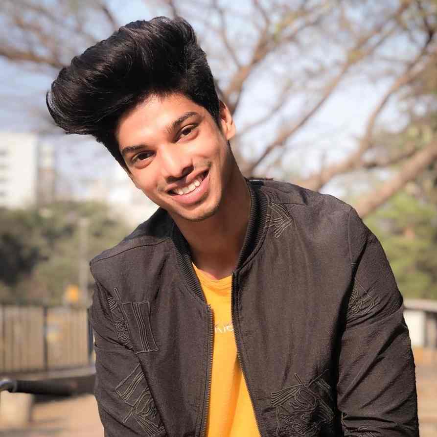 Yusuf Shaikh Biography Height Weight Age Instagram Girlfriend Family Affairs Salary Net Worth Photos Facts More