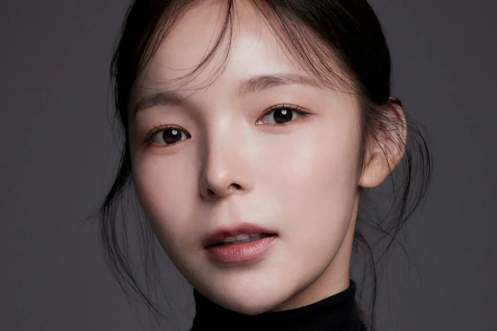 Our Beloved Summer: Review, Story, Cast, Episodes, Release Date, Budget & More Park Jin-joo as Lee Sol-yi