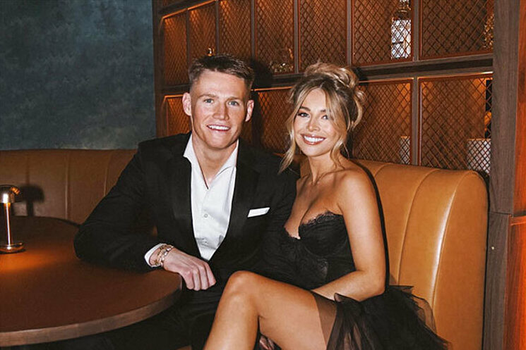 scott mctominay with cam reading