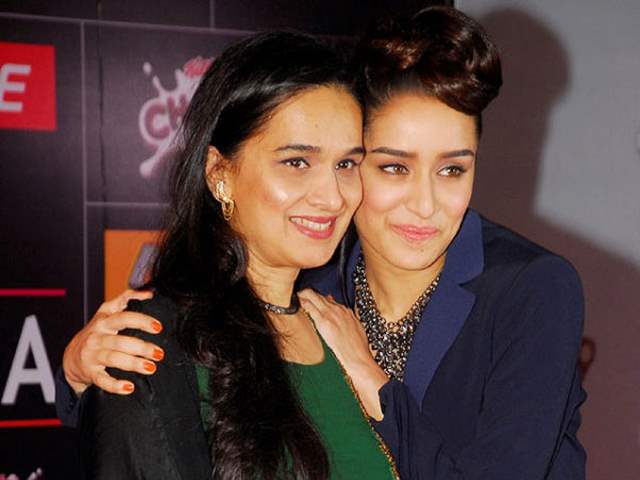 Shraddha Kapoor With Her Mother